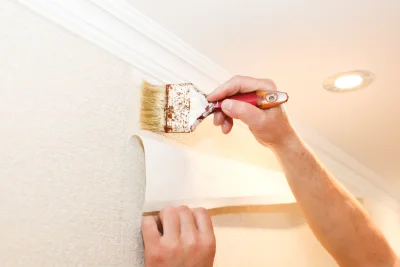 Pose de papier peint à la Pérouille — revêtements muraux et toiles de verre